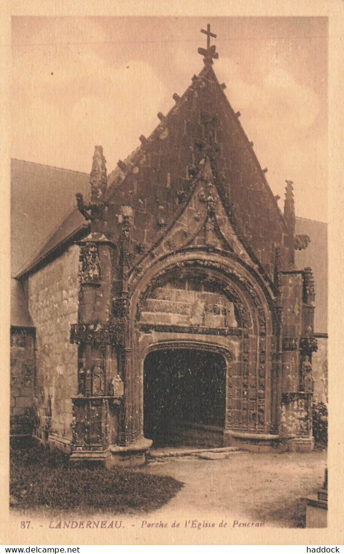 LANDERNEAU : PORCHE DE L'EGLISE DE PENCRAN - Landerneau