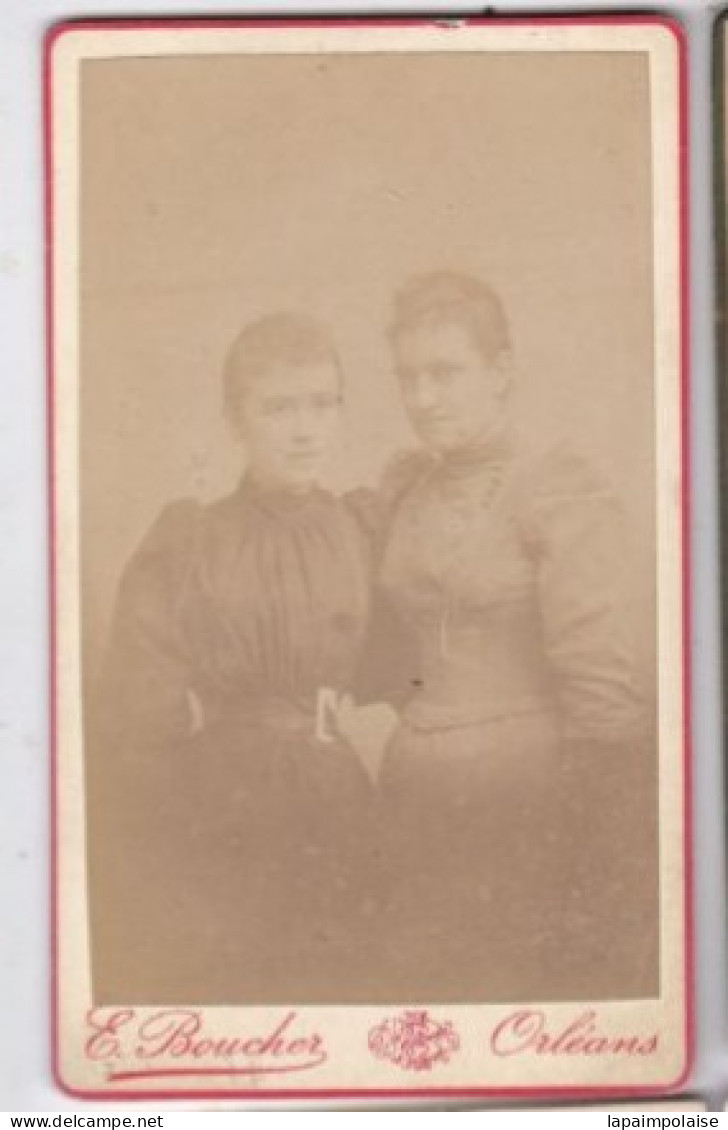 Photo C D V  Orléans XX E Portrait De Deux Femmes Photo E Boucher Orléans Réf 30500 - Anonyme Personen