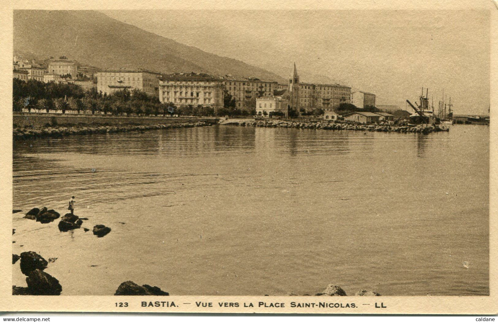 2B-CORSE  - BASTIA - Vue Vers La Place Saint-Nicolas - Bastia