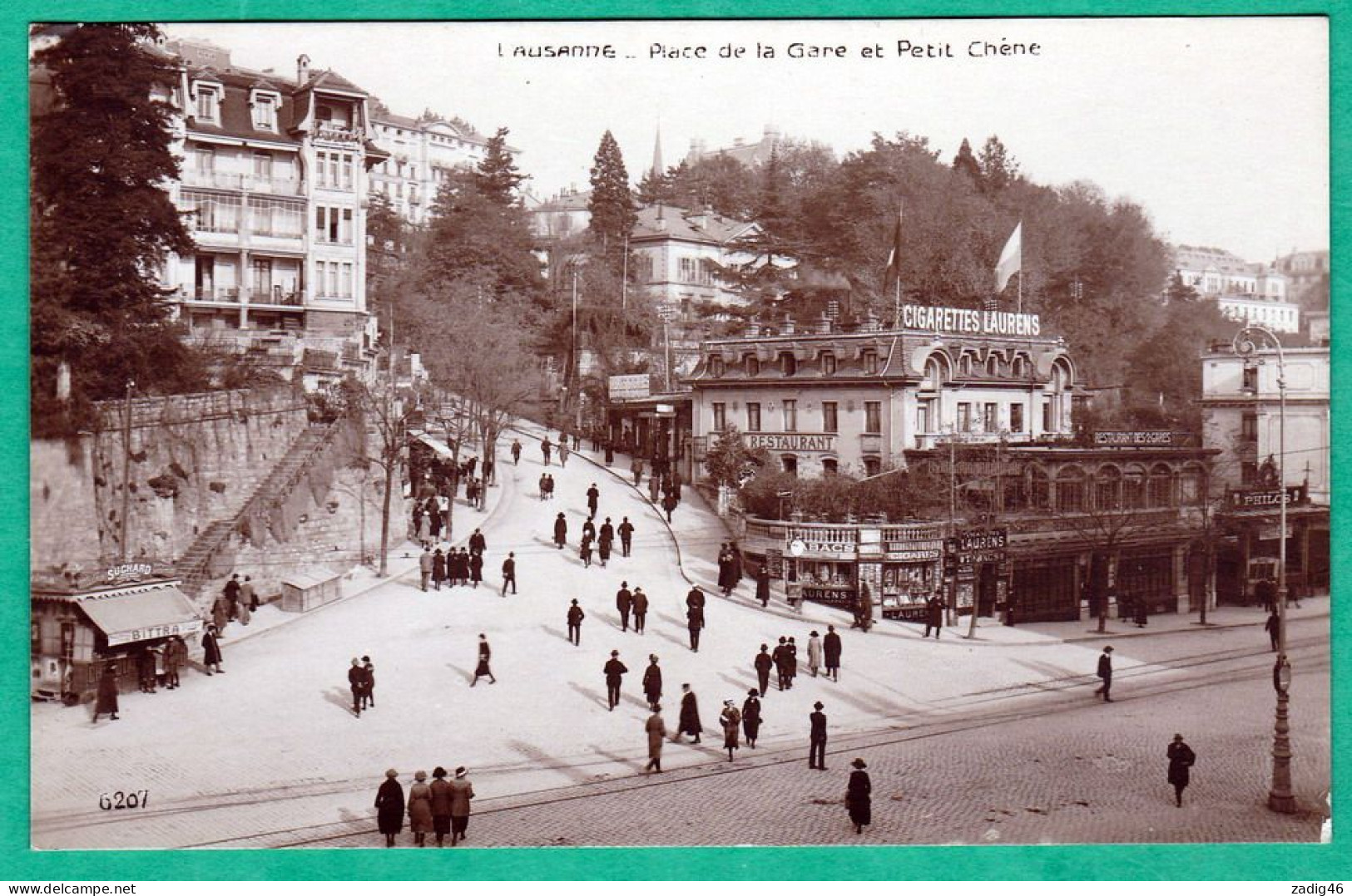 LAUSANNE - PLACE DE LA GARE ET PETIT CHENE - Lausanne