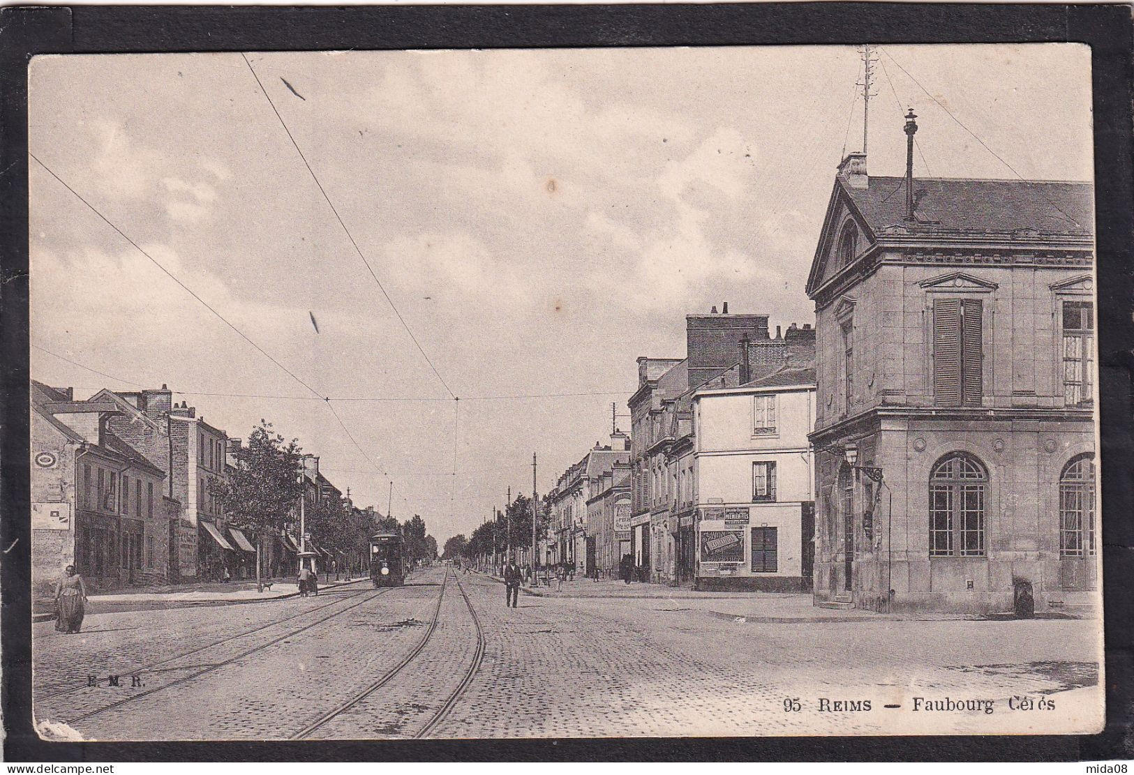 51. REIMS . Faubourg Cérés . Animée - Reims