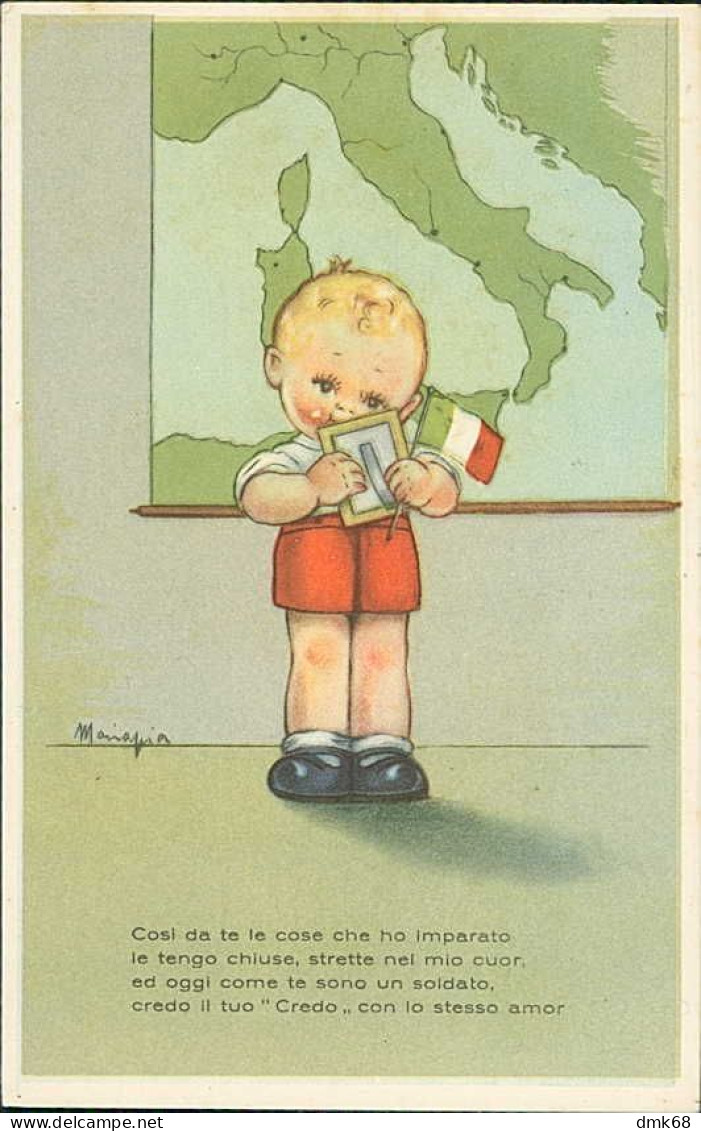 MARIA PIA FRANZONI TOMBA SIGNED 1940s POSTCARD - BOY / ITALIAN FLAG / MAP - BAMBINO CON BANDIERA ITALIANA  (5729) - Autres & Non Classés