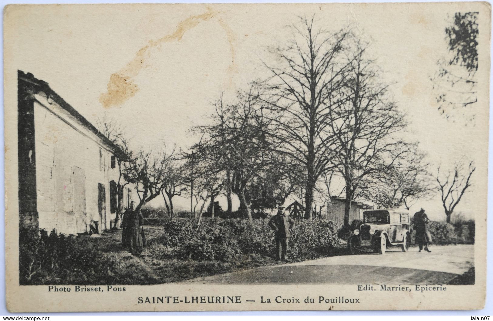 C. P. A. : 17 : SAINTE LHEURINE : La Croix De Pouilloux, Animé, Voiture , En 1946 - Autres & Non Classés