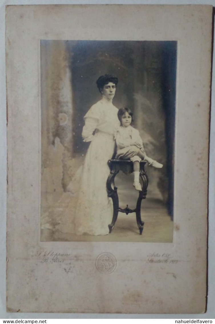 Photographie - Portrait D'une Femme Avec Un Enfant. - Anonieme Personen