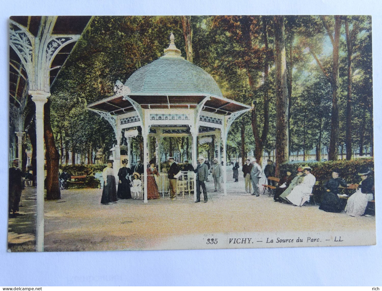 CPA Vichy - La Source Du Parc - Vichy