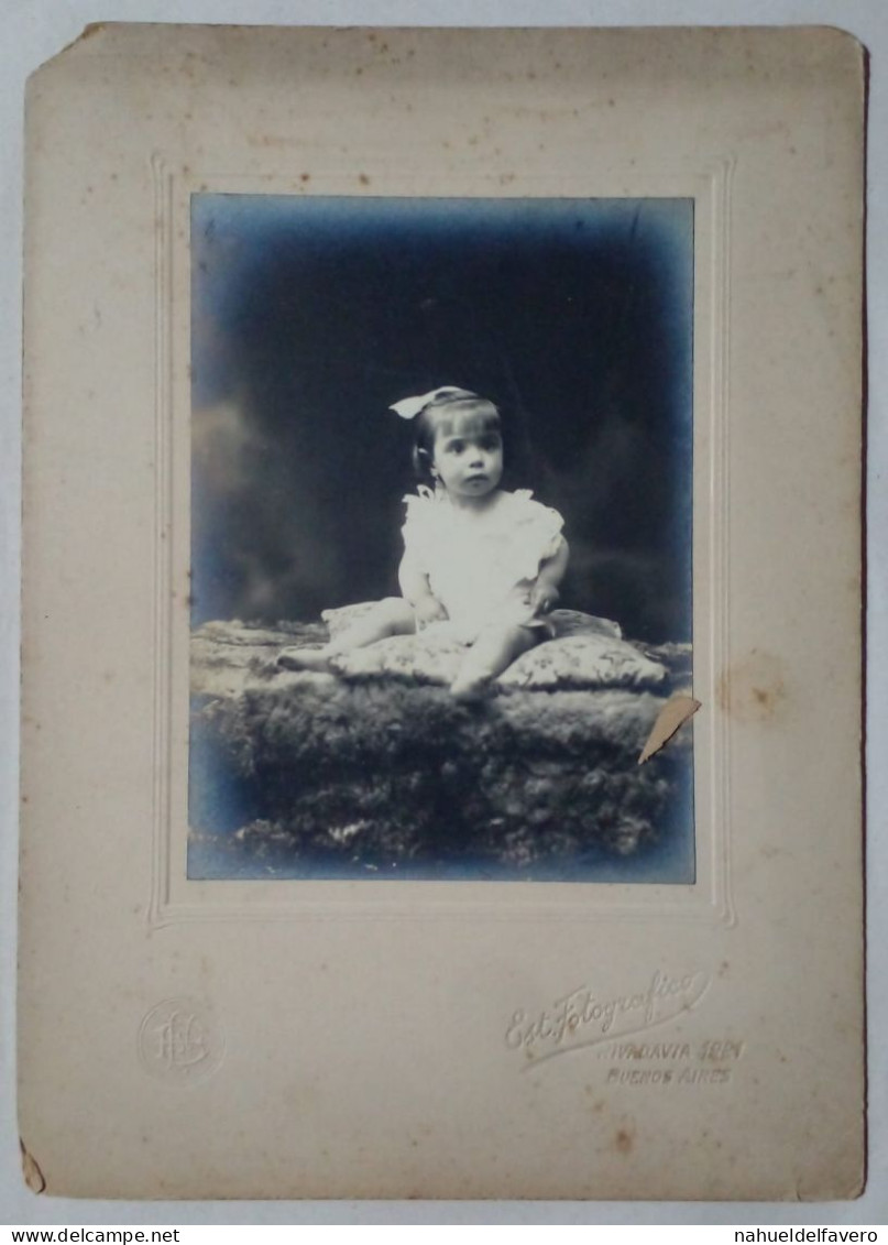 Photographie - Portrait D'une Jeune Fille. - Personnes Anonymes