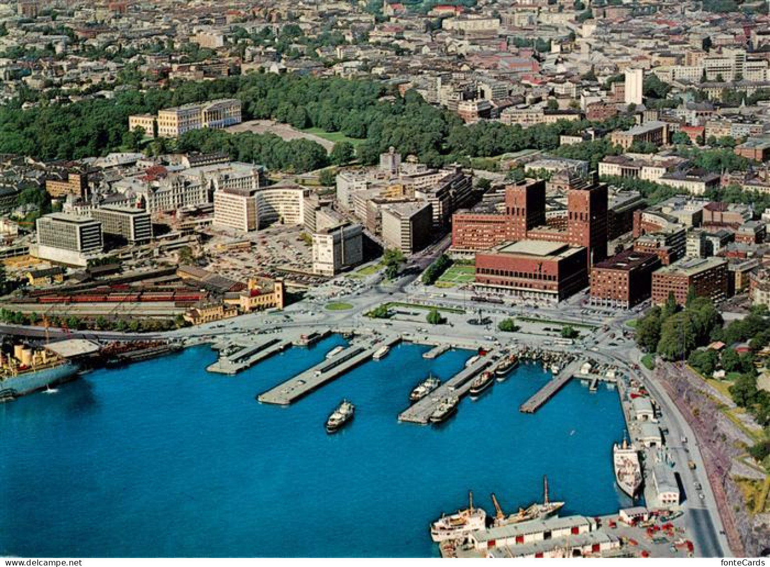 73916906 Oslo  Norge Aerial View Of The Town With The Harbour And Oslo City Hall - Norway