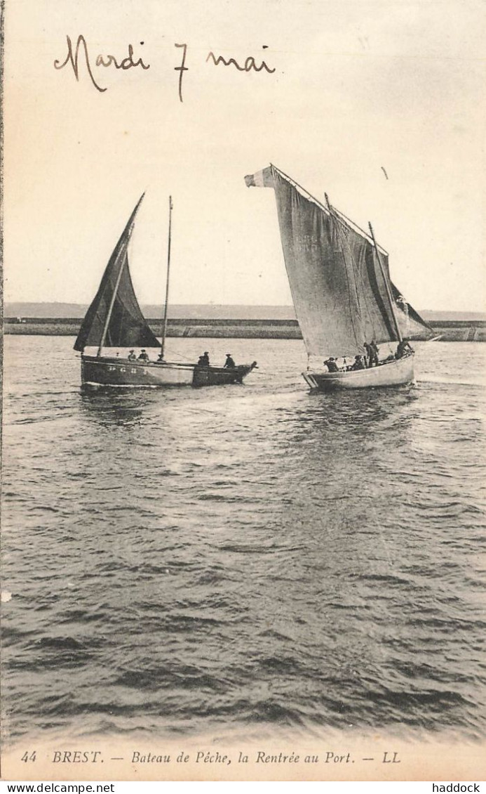 BREST : BATEAU DE PECHE - LA RENTREE AU PORT - Brest