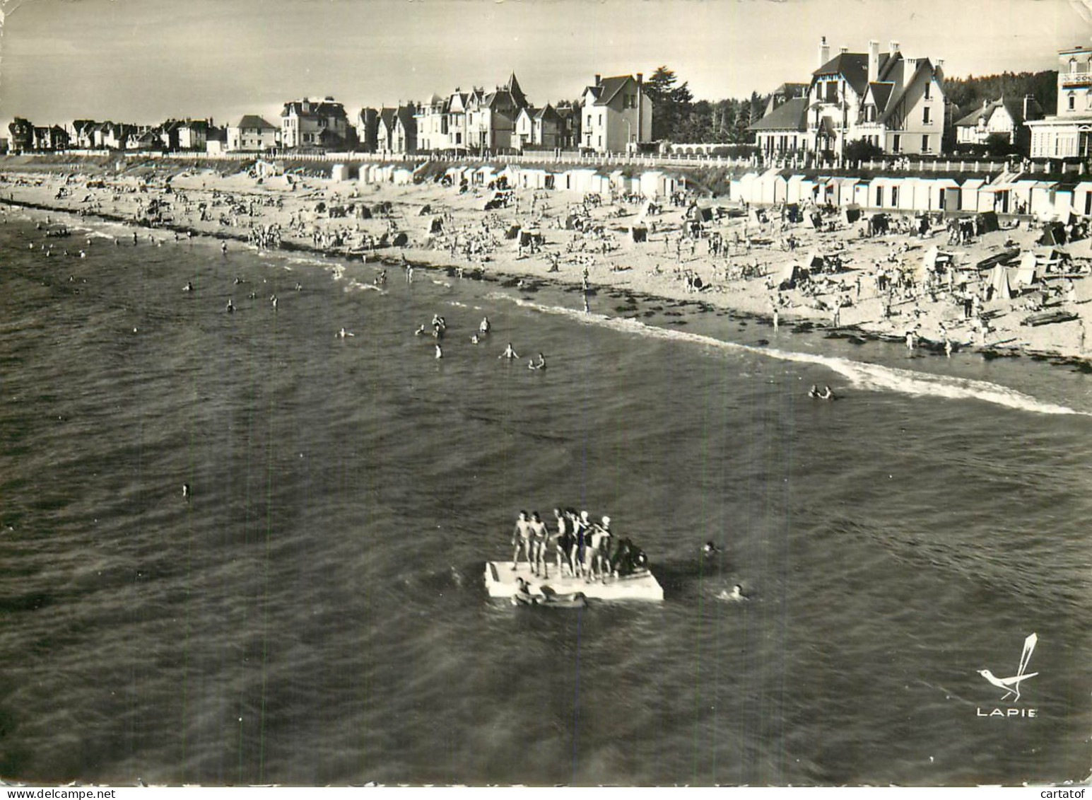 En Avion Au Dessus De JOULLUVILLE . La Plage A Marée Haute - Autres & Non Classés