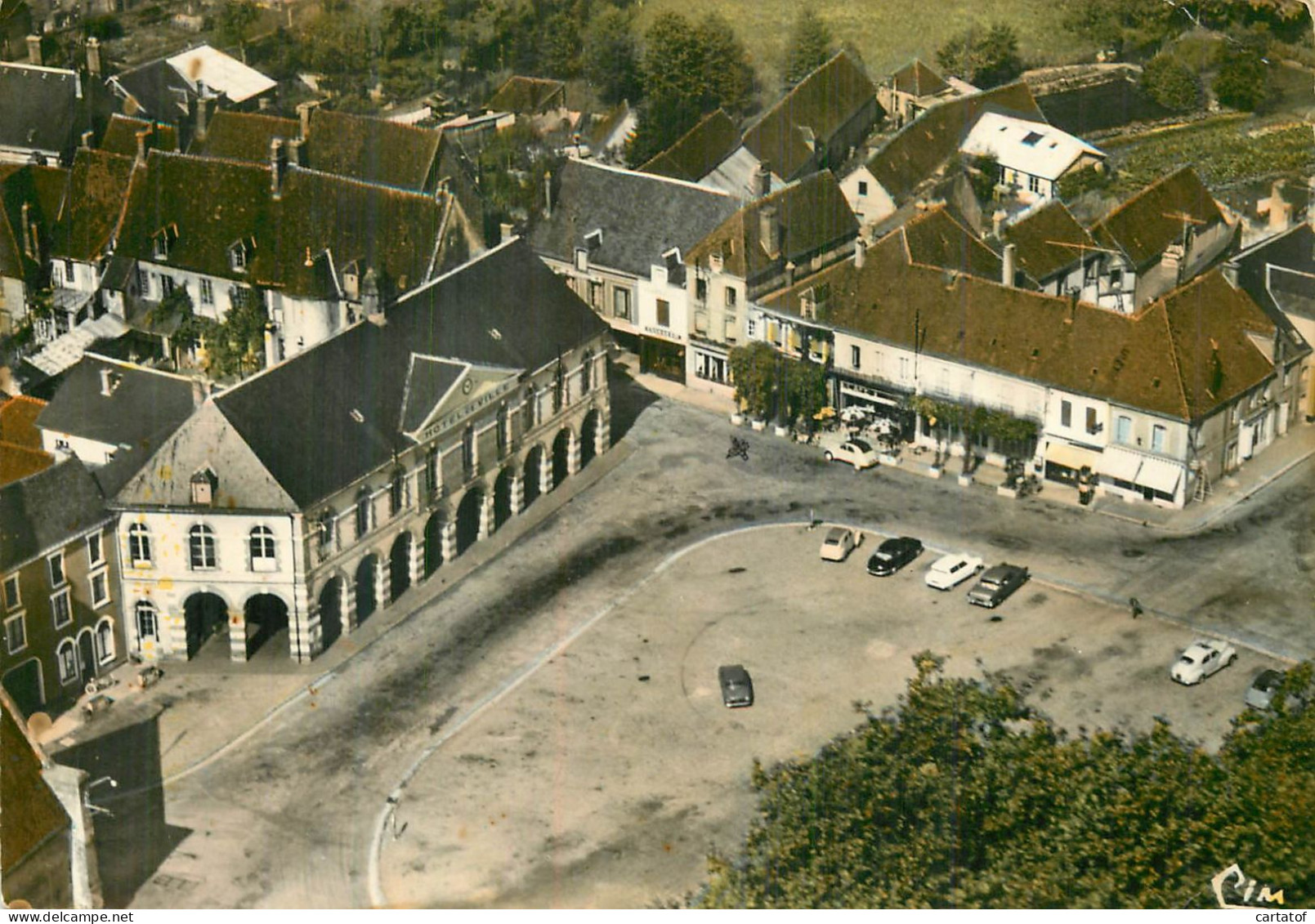 LONGNY Au PERCHE . La Place De L'Eglise . Vue Aérienne. - Longny Au Perche