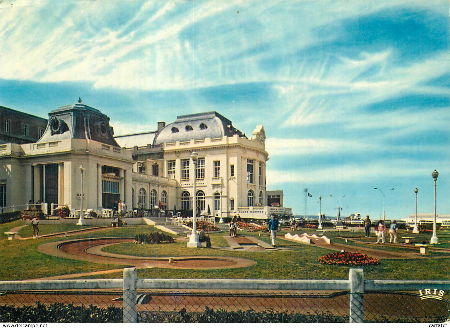 DEAUVILLE TROUVILLE . Le Casino . La Cure Marine . - Deauville