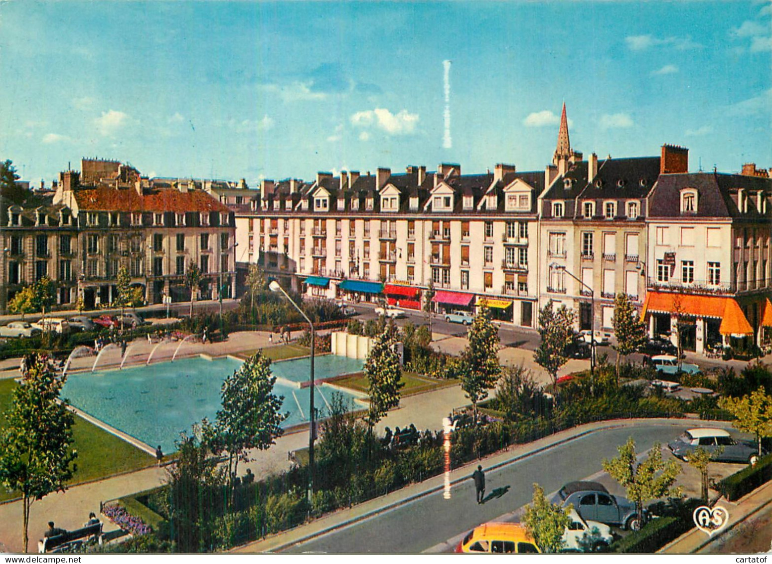 CAEN . Place De La République Et Les Jardins . - Caen