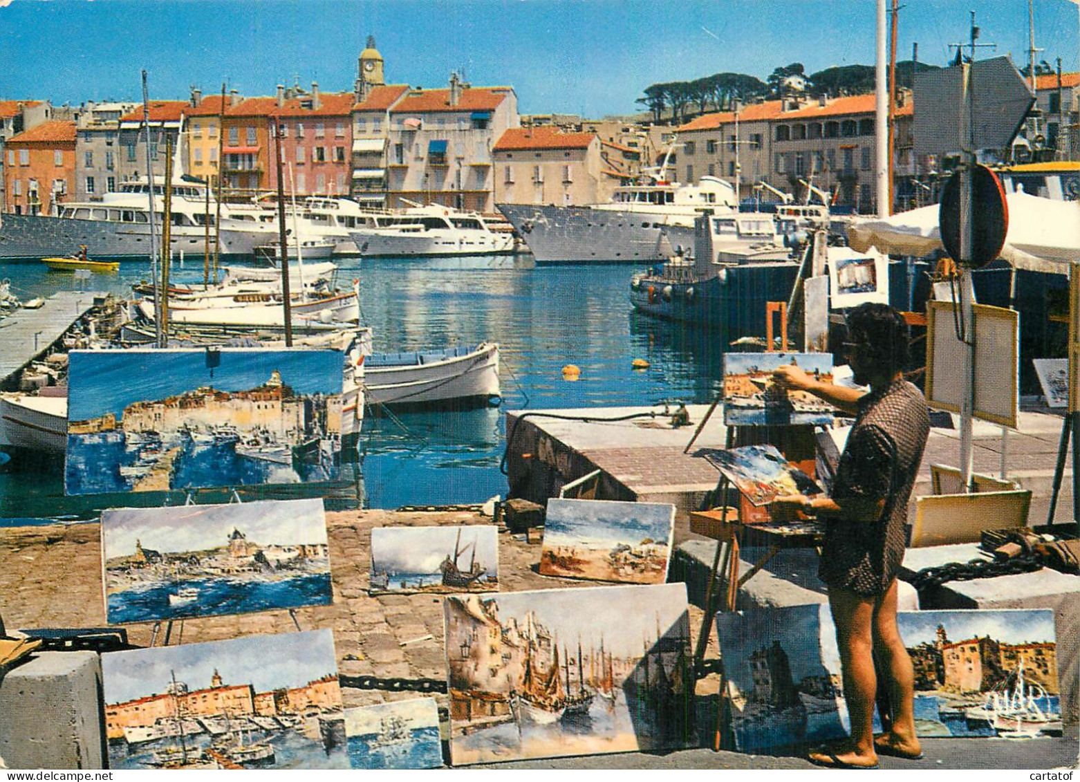 SAINT TROPEZ . Sur Le Port . Le Montmartre Tropézien - Saint-Tropez