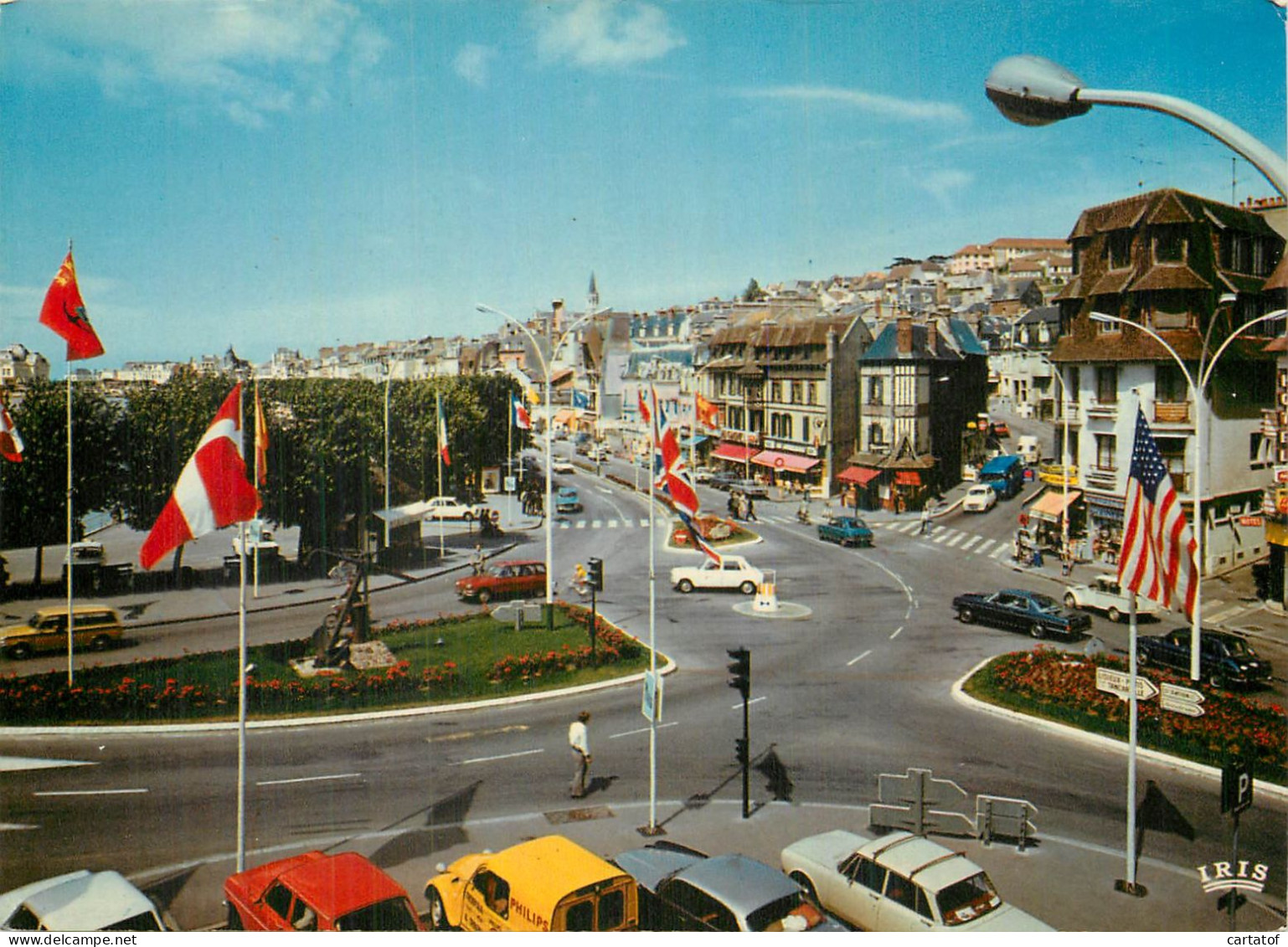 DEAUVILLE TROUVILLE . Les Quais F Moureaux . - Deauville