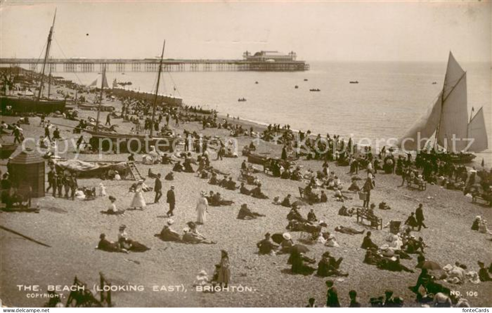 73783334 Brighton  East Sussex UK The Beach Looking East Seebruecke  - Andere & Zonder Classificatie