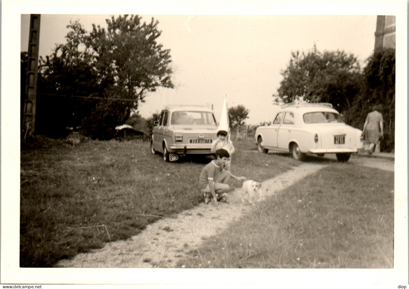 Photographie Photo Vintage Snapshot Amateur Automobile Voiture Auto Peugeot  - Automobiles