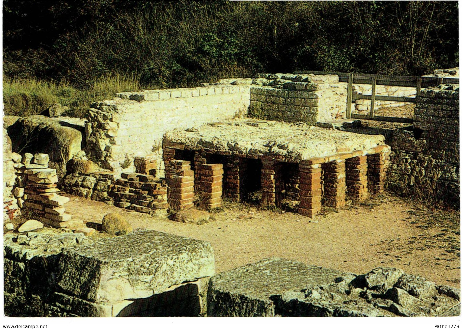 CPM FRANCE 13 BOUCHES-DU-RHONE SAINT-REMY-DE-PROVENCE - Glanum - Restes D'hypocauste Dans Les Salles Des Thermes - Saint-Remy-de-Provence