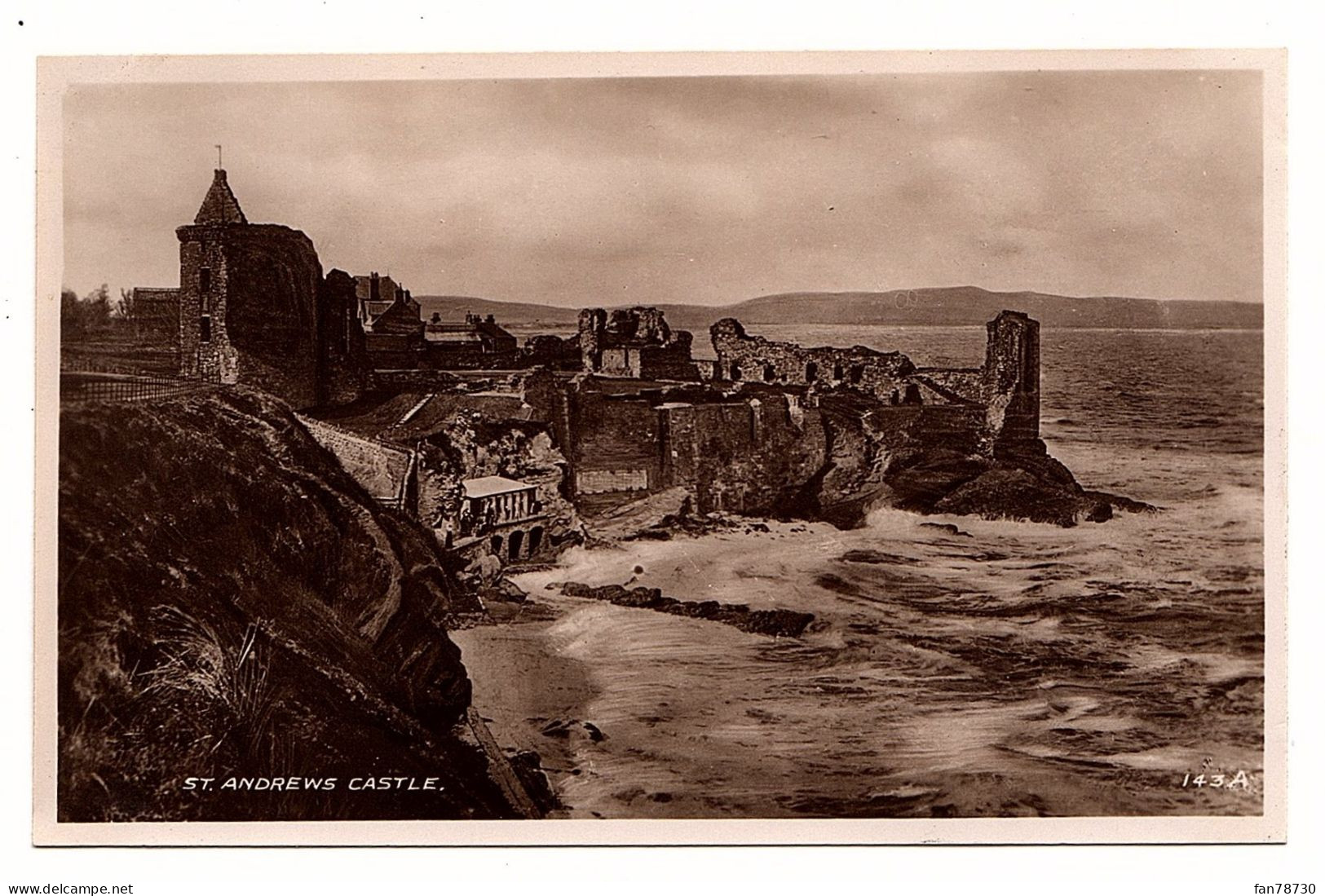 Ecosse  - St Andrews  Multivues Et St Andrews Castle (2 Photos)- Valentine's - Frais Du Site Déduits - Fife