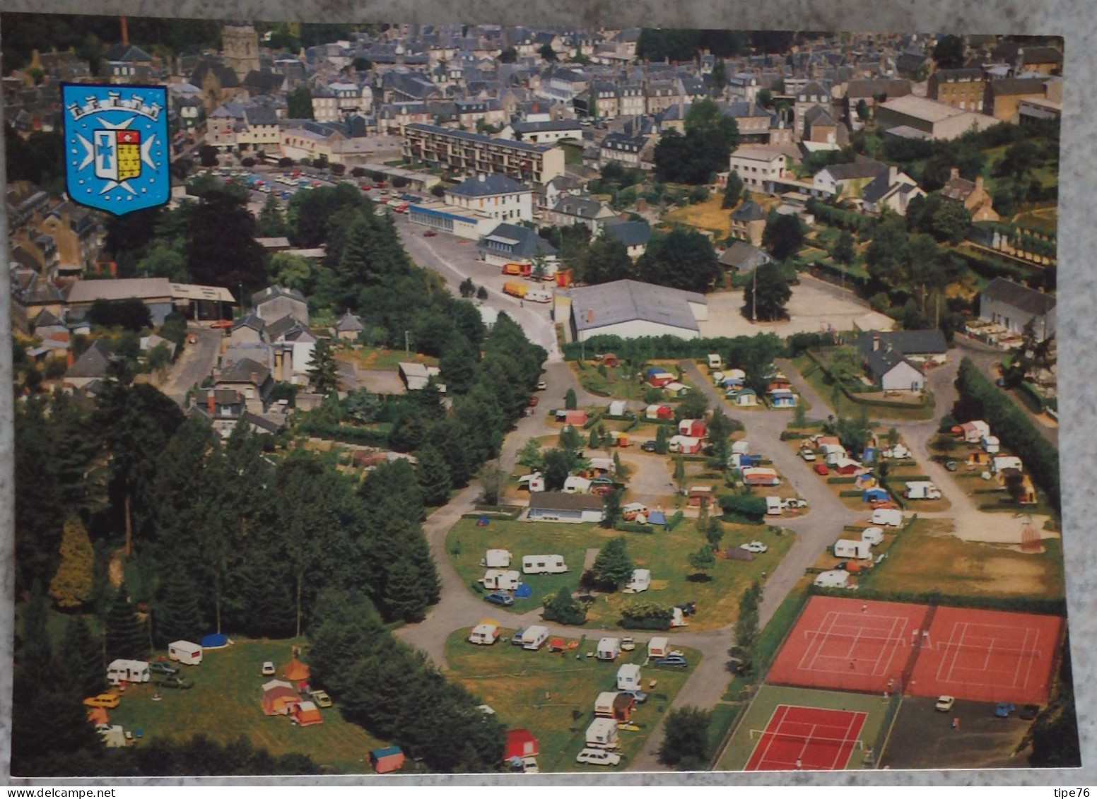 50 Manche CPM Villedieu Les Poeles Le Camping Et Les Tennis Et Vue Générale - Villedieu