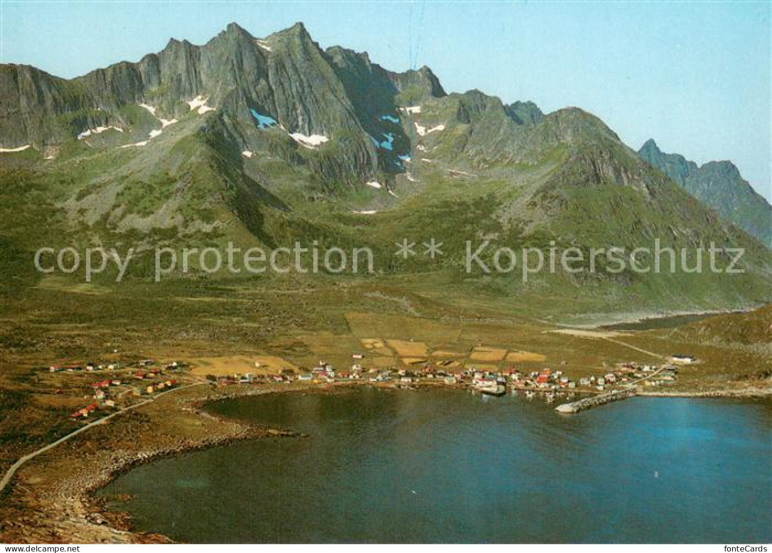 73715284 Mefjordvaer I Berg Panorama Kueste Gebirge  - Norway