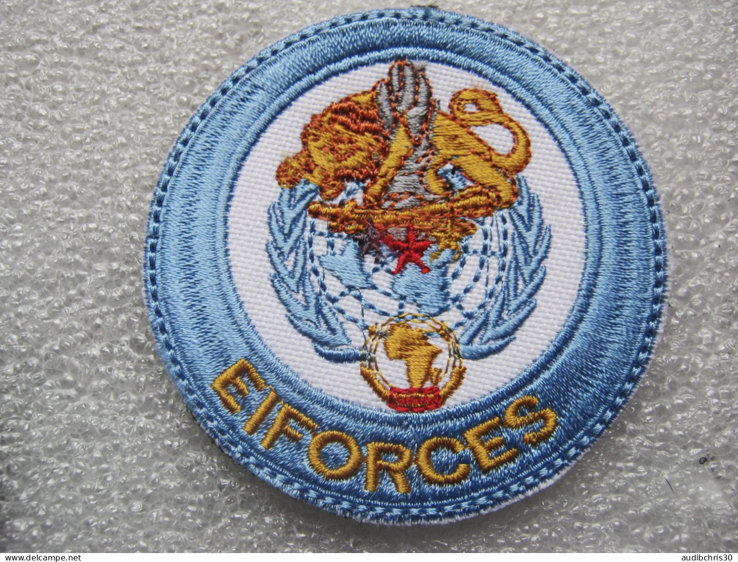 RARE ECUSSON GENDARMERIE EIFORCES (ECOLE INTERNATIONALE) SUR SCRATCH 75MM - Police & Gendarmerie