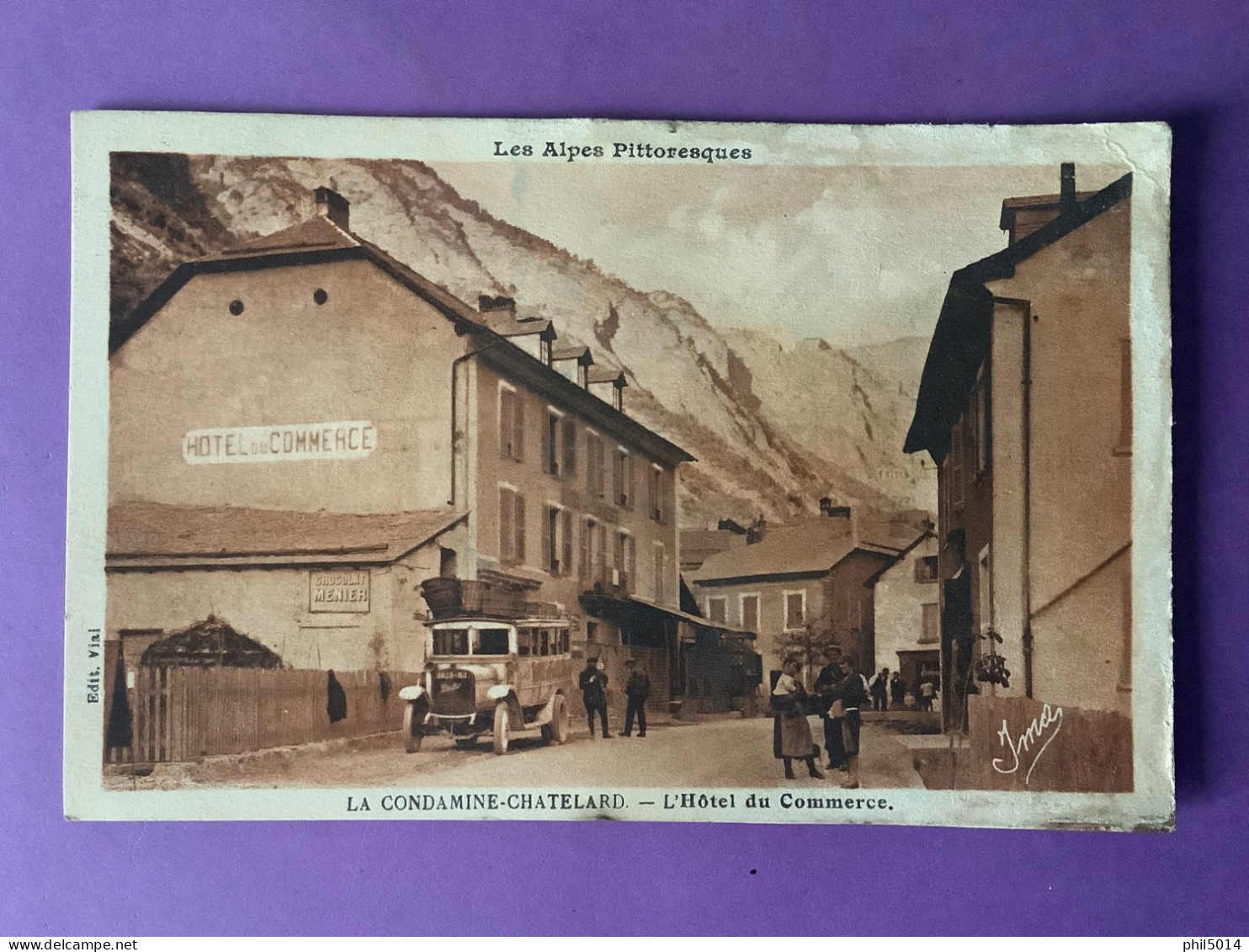 04    LA CONDAMINE-CHADELARD Hotel Du Commerce   Autobus….    Marques D’usage En Périphérie - Autres & Non Classés