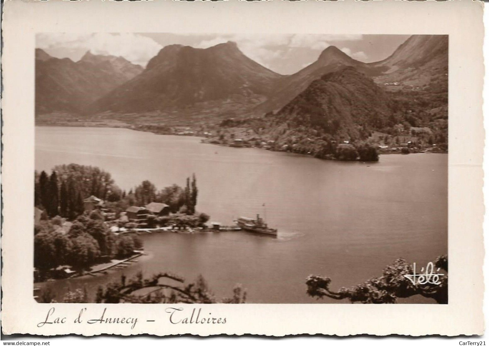 CPSM. 74 TALLOIRES. LE PORT. AU FOND MASSIF DES BAUGES. - Talloires