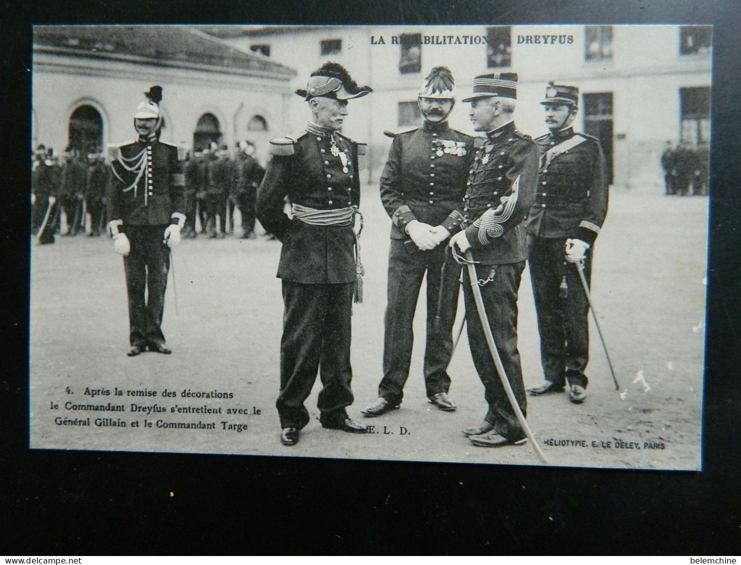 LA REHABILITATION DE DREYFUS            APRES LA REMISE DES DECORATIONS LE COMMANDANT DREYFUS S'ENTRETIENT ... - Evènements