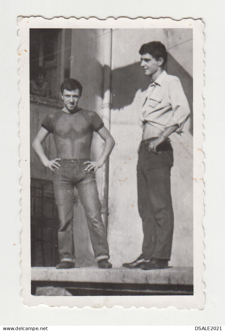 Awesome Guys, Two Young Men, Portrait, Scene, Vintage Orig Photo Gay Int. 5.5x8.5cm. (23162) - Personnes Anonymes