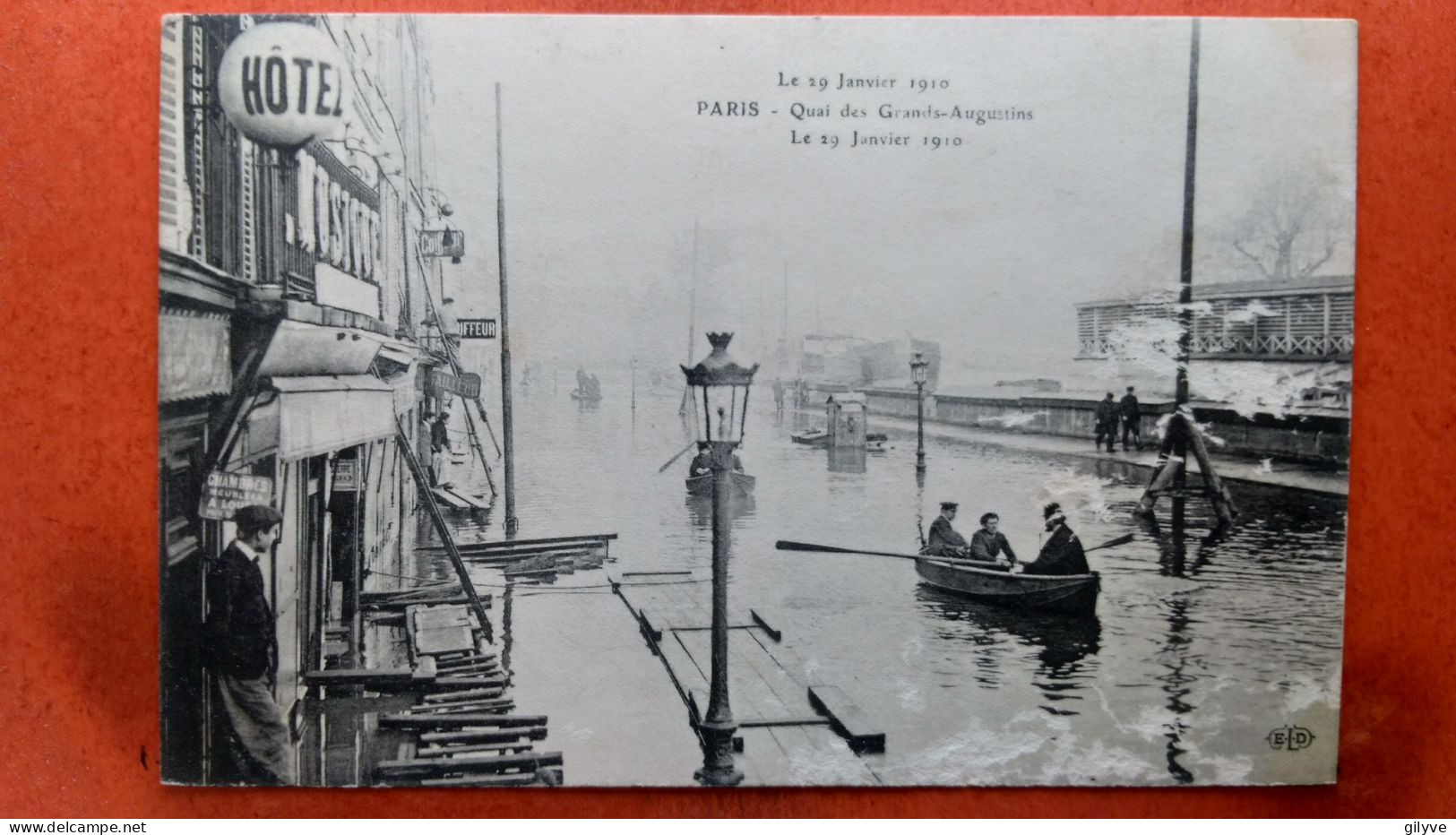 CPA (75) Crue De La Seine.1910. Paris. Quai Des Grands Augustins .  (7A.730) - Alluvioni Del 1910