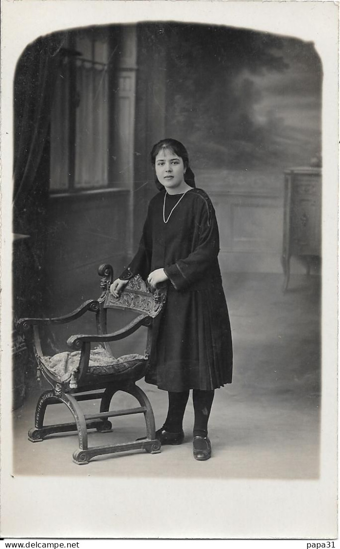 Carte Photo D'une Jeune Femme - Frauen