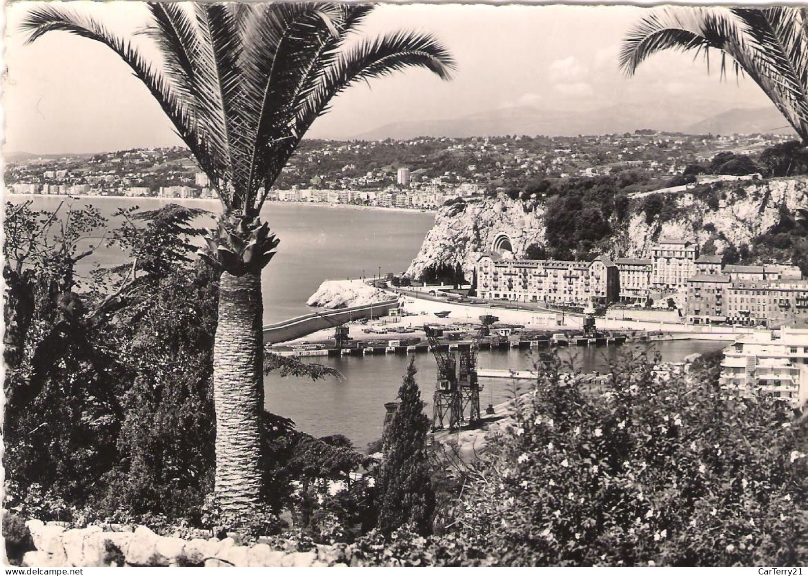 CPSM. NICE. PORT ET PROMENADE DES ANGLAIS. 1961. - Navegación - Puerto