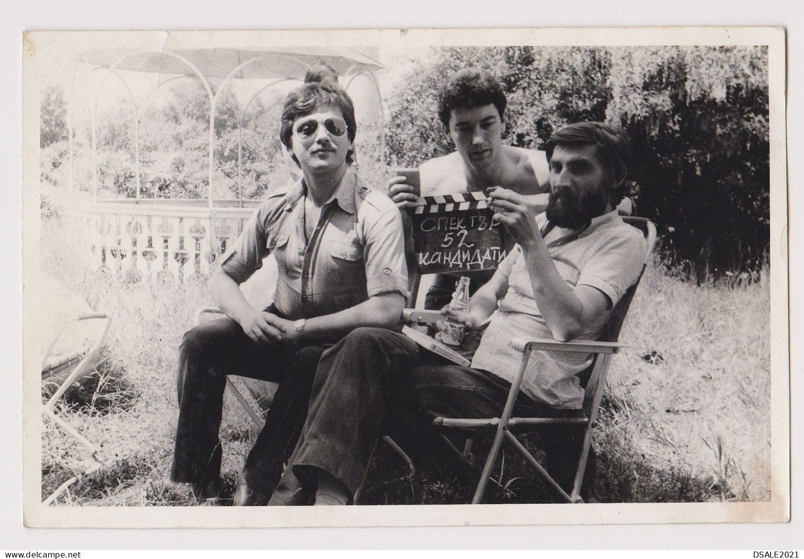 Three Young Men Pose With Film Clapperboard, Portrait, Vintage Orig Photo 12.7x8.3cm. (58708) - Personnes Anonymes