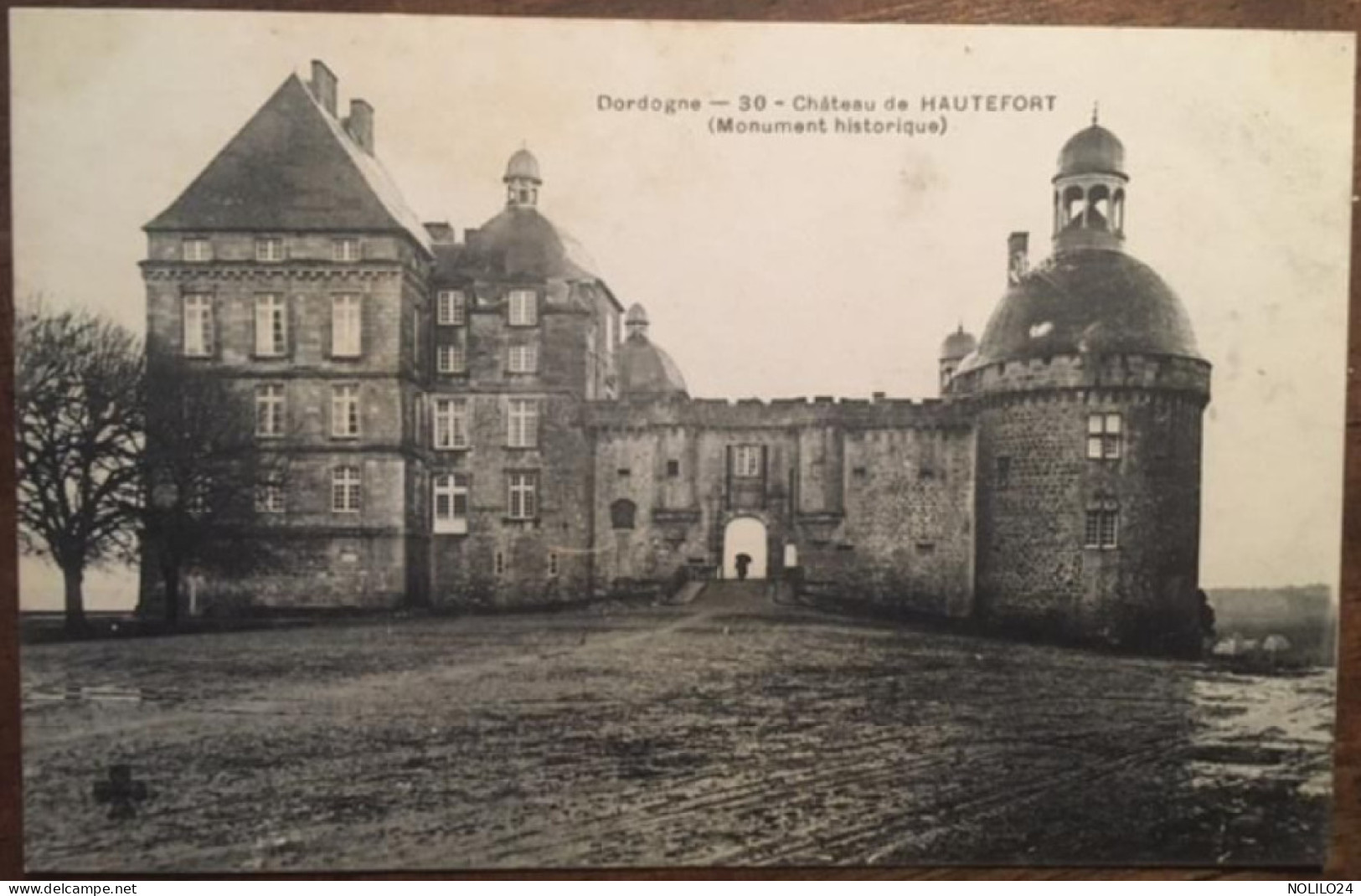 Cpa 24 Dordogne, Château De Hautefort Monument Historique, éd Trèfle Collas, écrite En 1906 - Hautefort