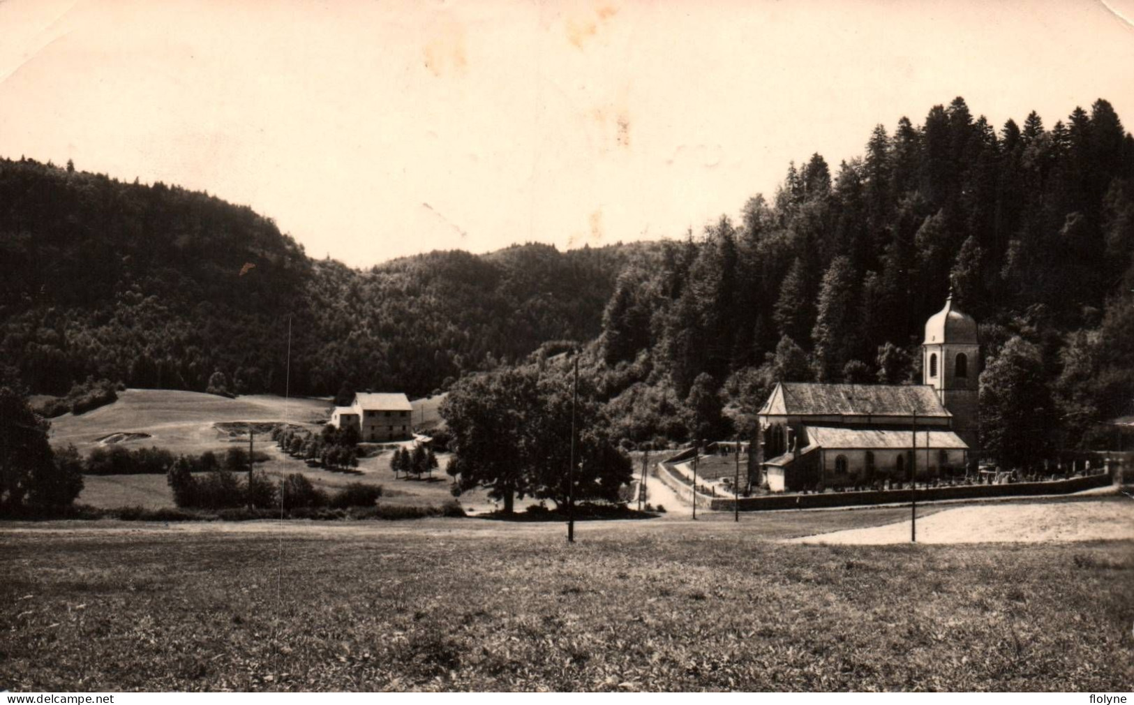 Chaux Les Crotenay - Vue Sur L'église Et La Colonie De Vacances JEANNE D'ARC - Autres & Non Classés