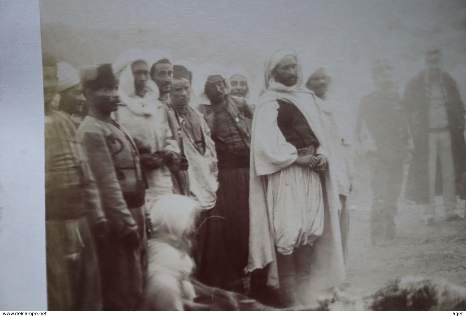 1886 Photo De Groupe Méchoui Officiers Français Avec Tirailleurs Algeriens Tirage Albuminé - Guerra, Militares