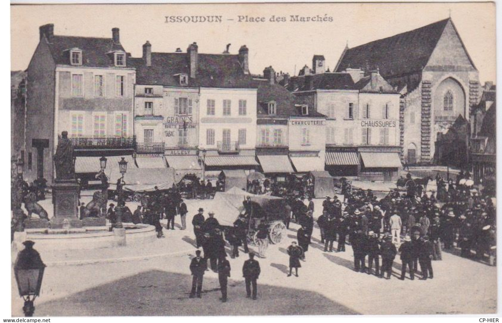 36 - INDRE - ISSOUDUN - PLACE DE MARCHES - ANIMATION UN JOUR DE MARCHE - Issoudun