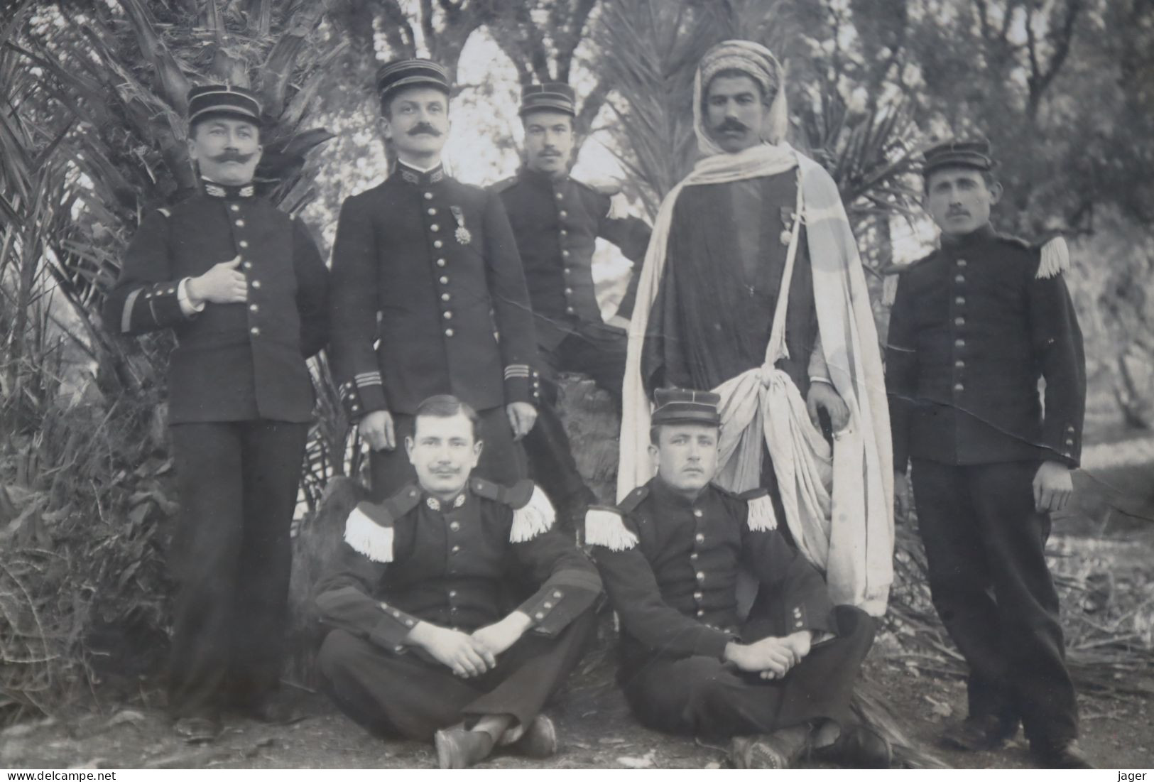Photo De Groupe TUNISIE Vers 1900 Officier Avec Médaille - Guerra, Militari