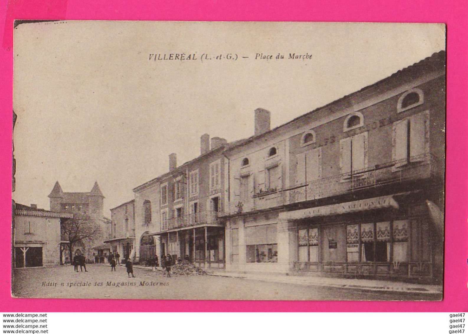 CPA (Réf: Z 3891) VILLERÉAL (47 LOT & GARONNE)Place Du Marché (animée, Café) - Altri & Non Classificati