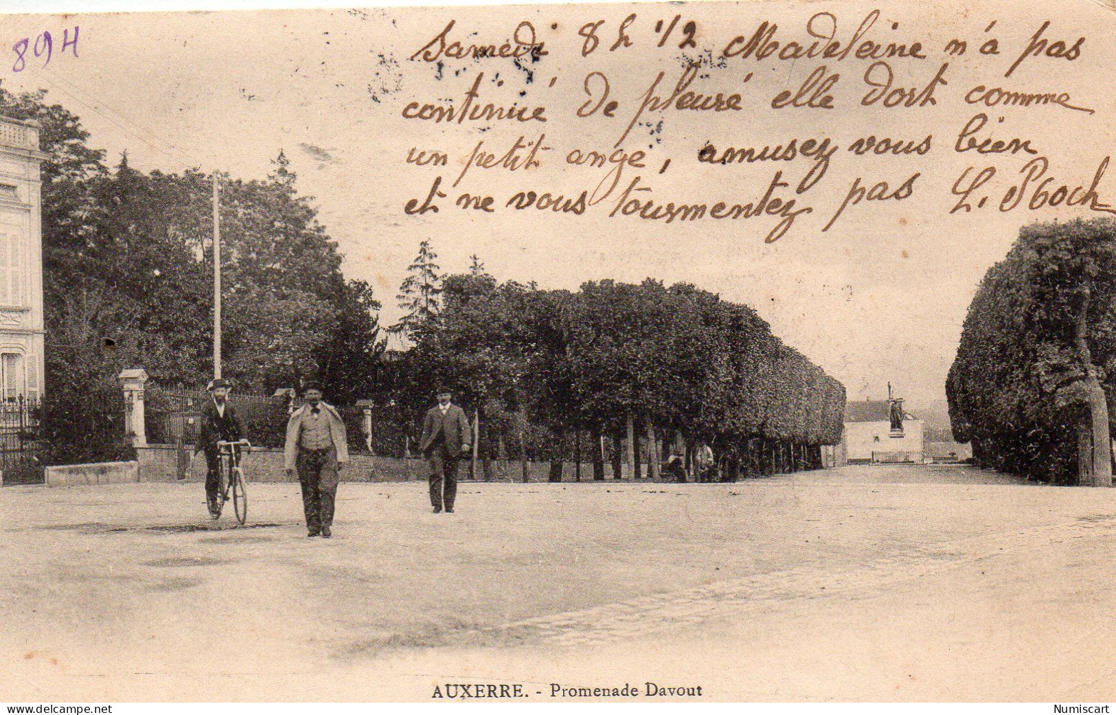 Auxerre Animée Promenade Davout Cycliste - Auxerre