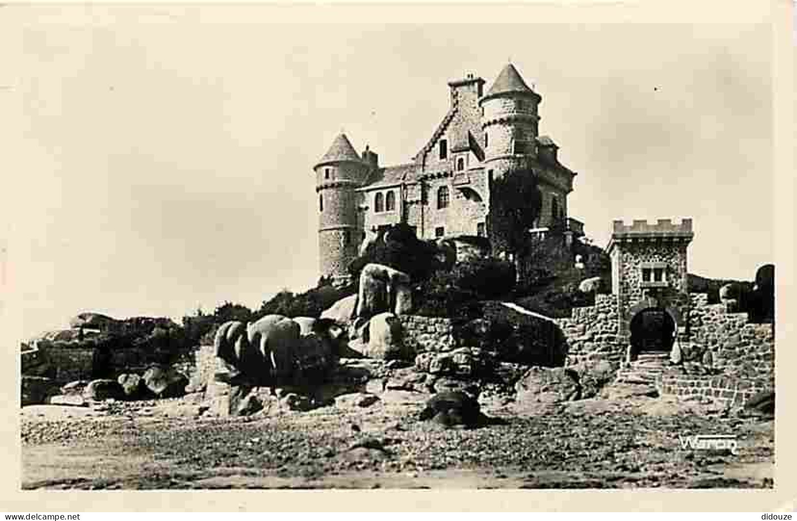 22 - Trégastel - Château De Costaeres - Carte Neuve - CPA - Voir Scans Recto-Verso - Trégastel