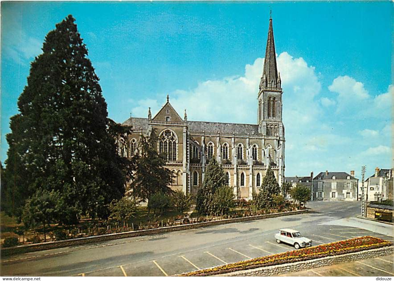 53 - Château-Gontier - L'Eglise Saint Rémy - CPM - Voir Scans Recto-Verso - Chateau Gontier