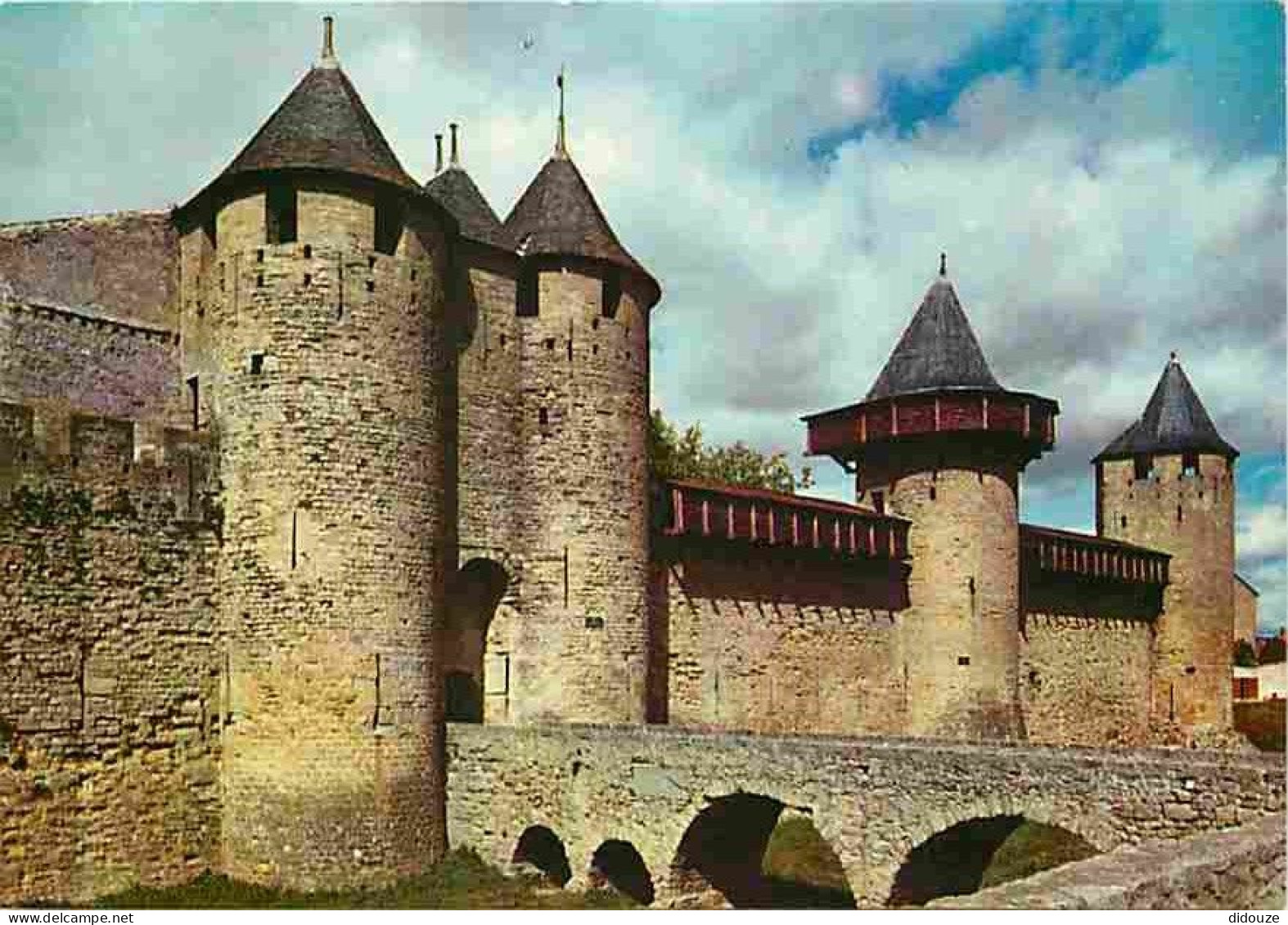 11 - Carcassonne - La Cité Médiévale - L'entrée Du Château Comtal - Les Hourds - Carte Neuve - CPM - Voir Scans Recto-Ve - Carcassonne