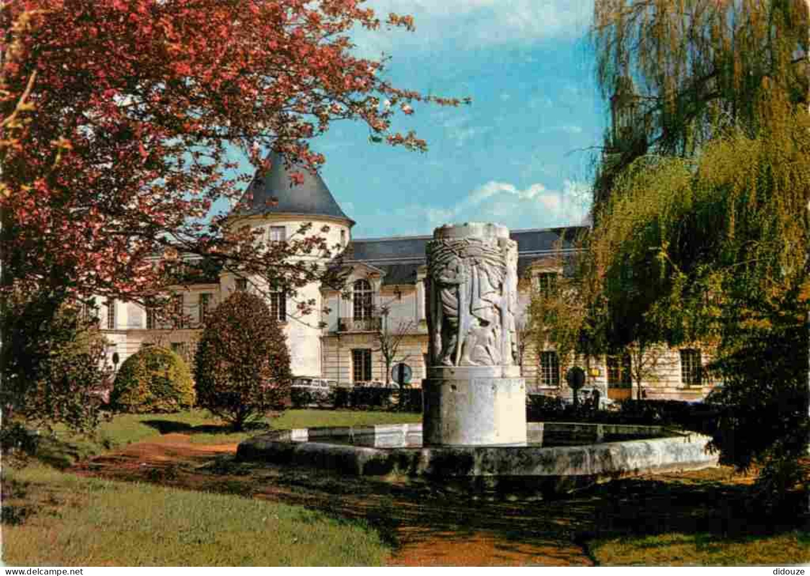 92 - Clamart - La Mairie Et La Fontaine - Carte Dentelée - CPSM Grand Format - Voir Scans Recto-Verso - Clamart