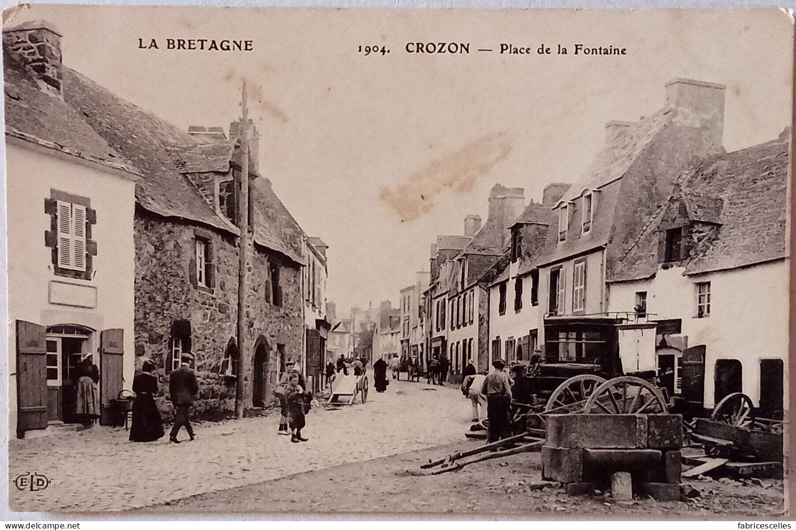 CPA  1904 Non Circulée - Crozon (Finistère), Place De La Fontaine  (16) - Crozon