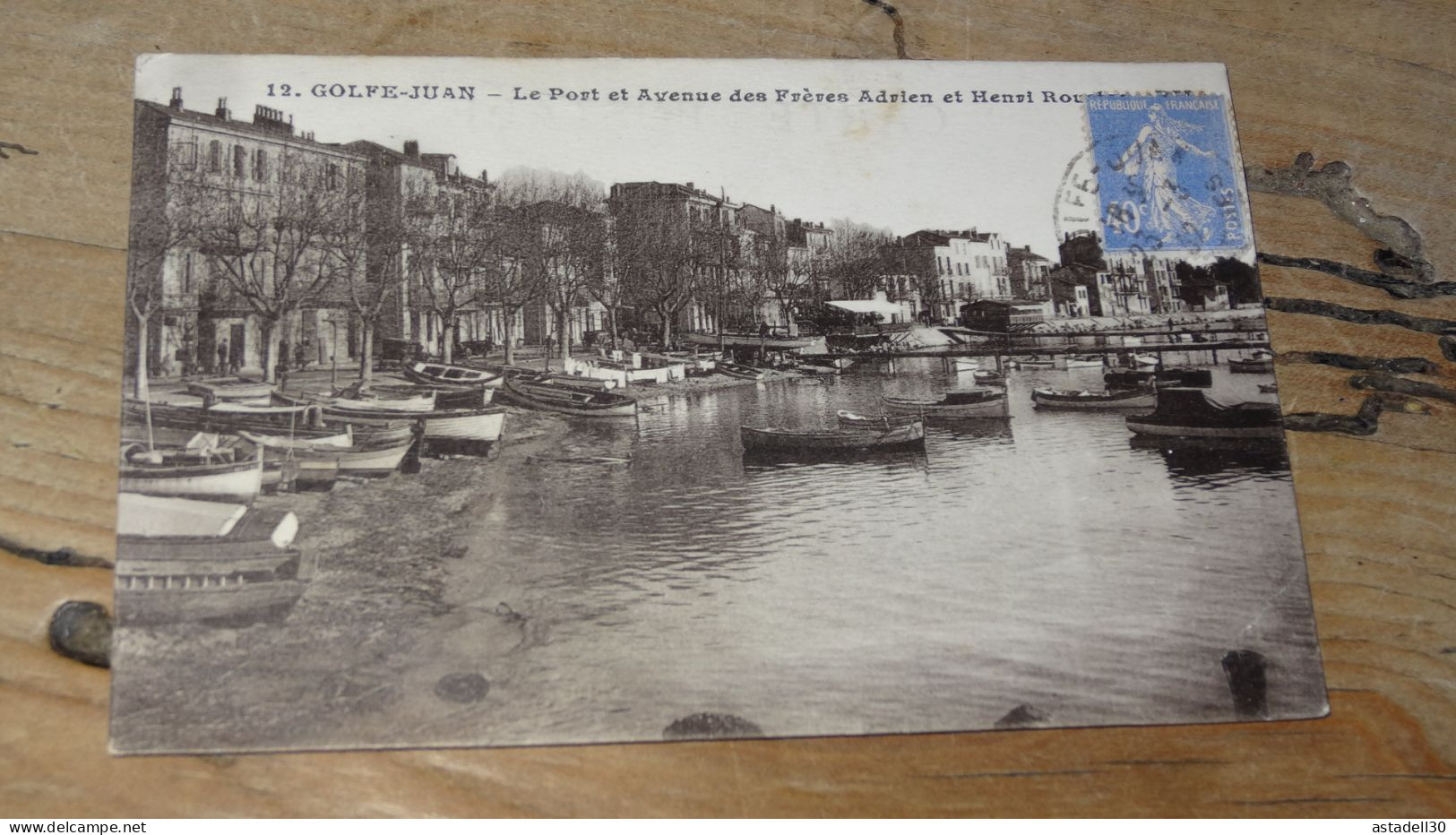 GOLFE JUAN, Le Port Et Avenue Des Freres Adrien   ............... BH-19093 - Autres & Non Classés