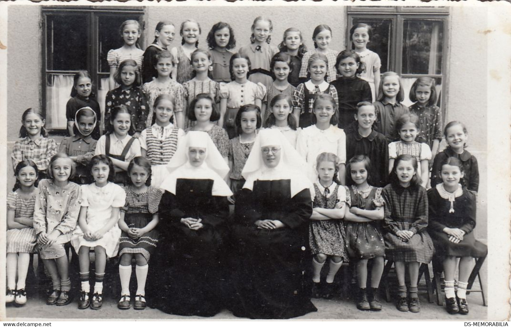 Catholic Nun & Group Of School Girls Old Photo Postcard 1920s - Scenes & Landscapes