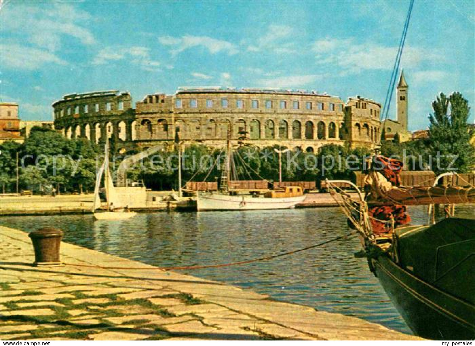 72887130 Pola Pula Croatia Arena Und Hafen  - Kroatien