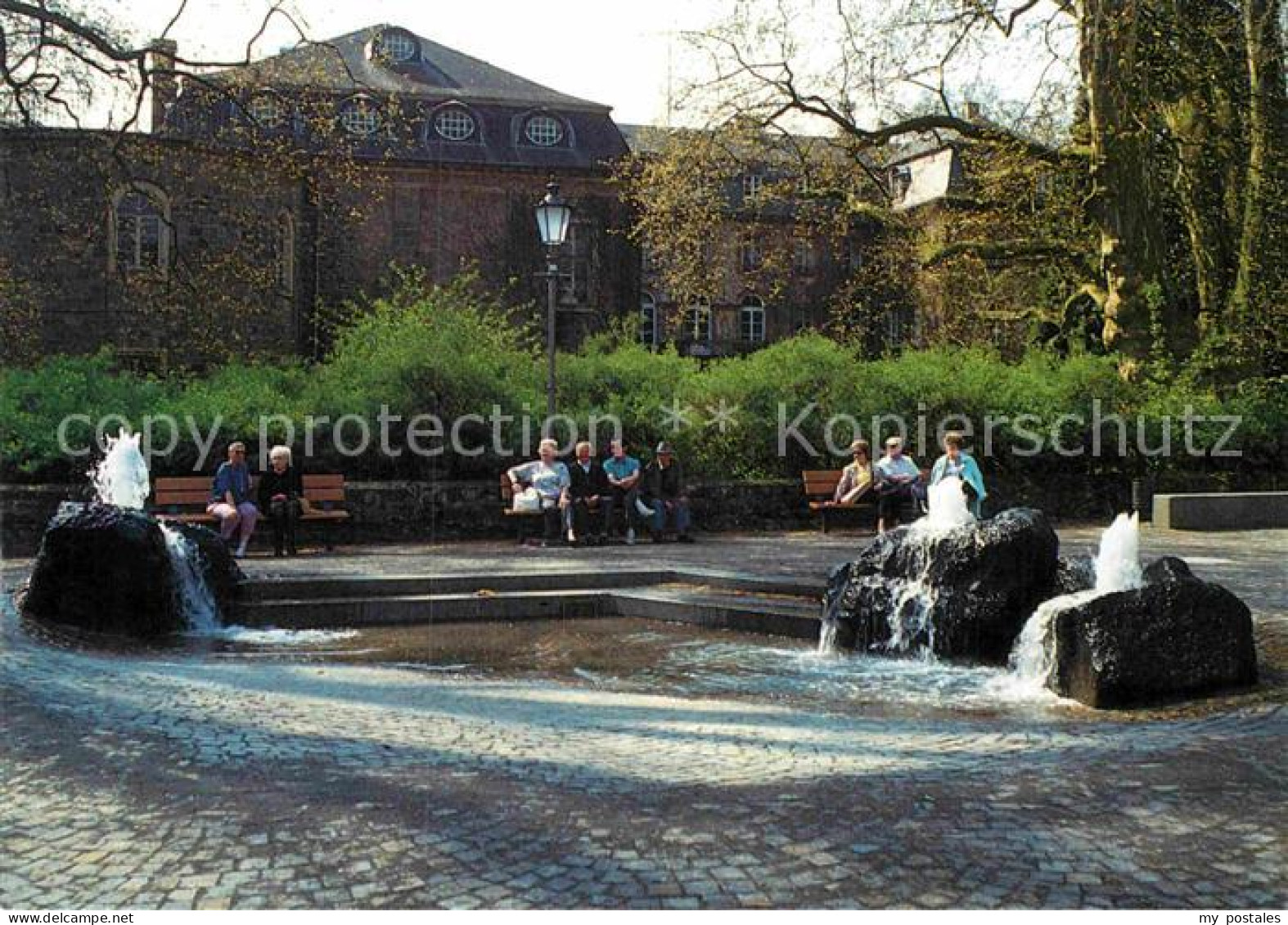 72886395 Lich Hessen Schlossplatz Neuer Brunnen Lich - Lich