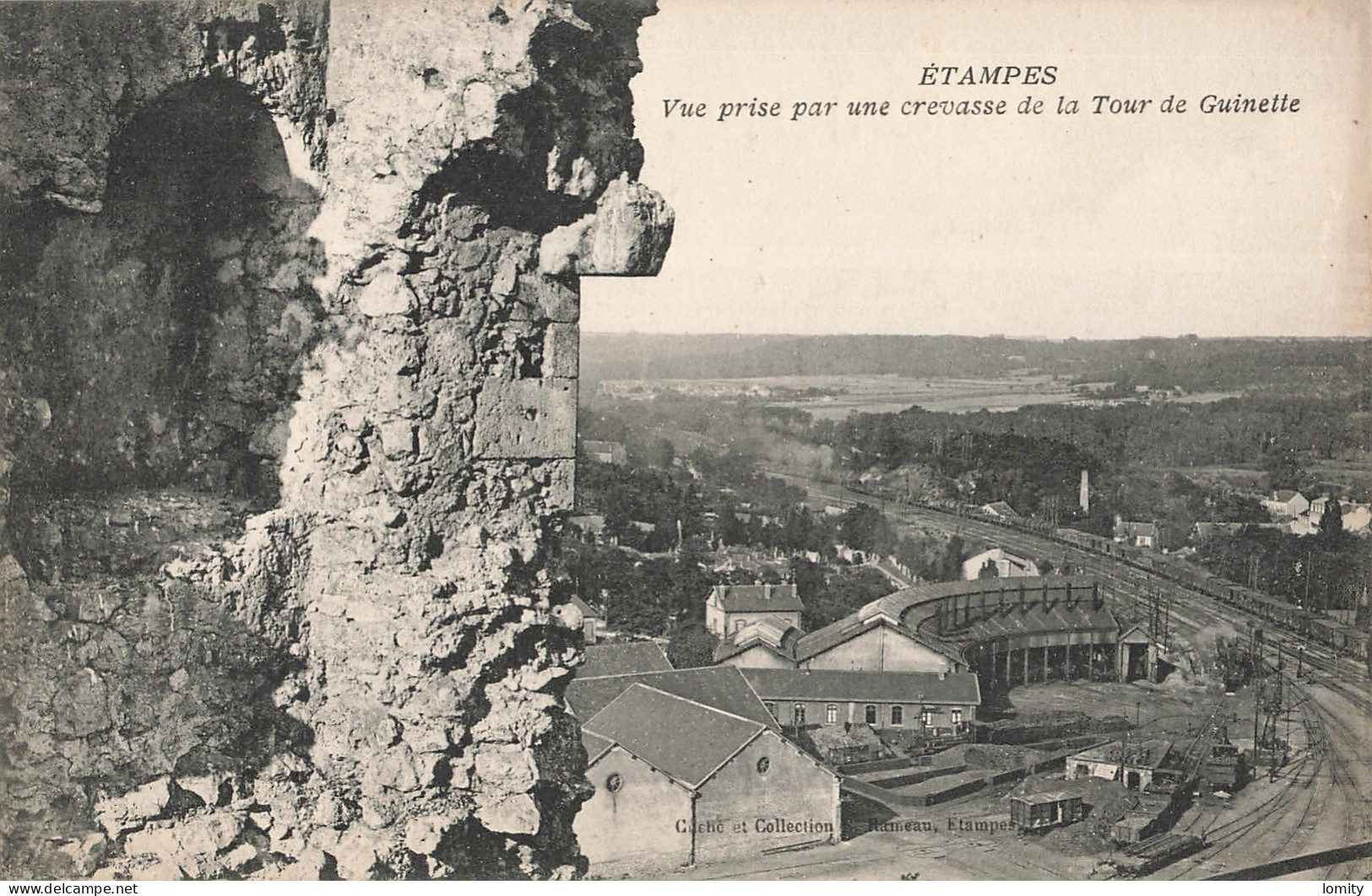 91 Etampes Vue Prise Par Une Crevasse De La Tour De Guinette CPA - Etampes